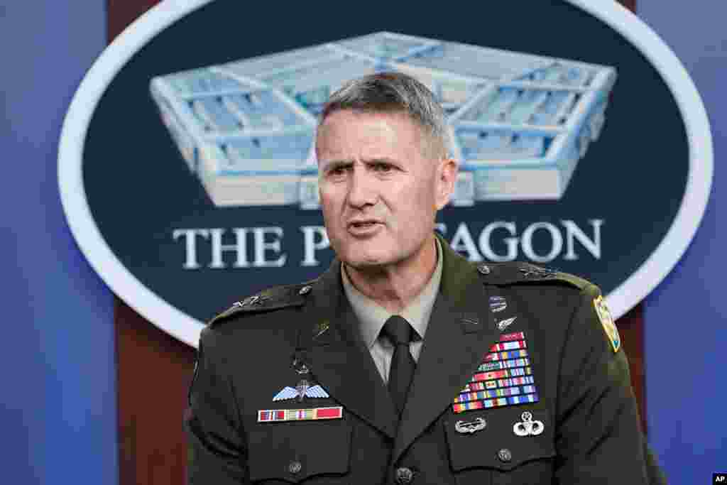 El general del ejército de Estados Unidos, Hank Taylor, dijo que un solo atacante suicida, no dos como se creía anteriormente, llevaron a cabo el ataque del jueves.