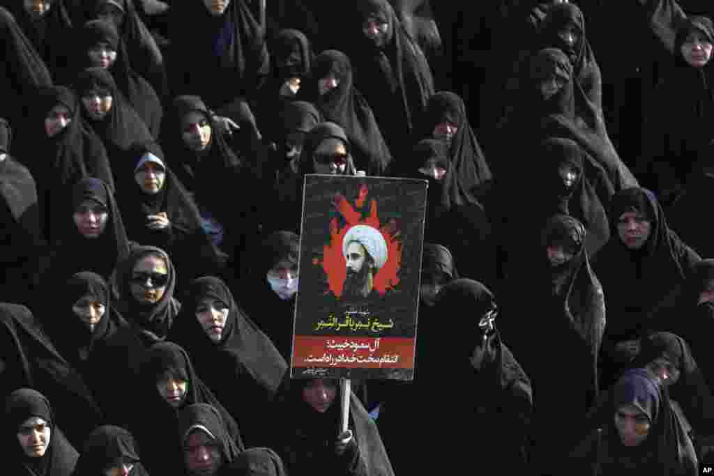 په تهران کې ایراني ښځې د شیعه عالم شیخ نمر باقر النمر لپاره د اعتراض په حال کې چې تیره اونۍ د سعودي عربستان له خوا اعدام شو