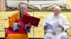 Papa resalta diversidad religiosa de Mongolia junto a chamanes, monjes y evangélicos