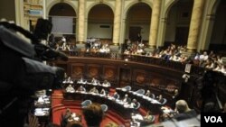 La llamada ley de caducidad fue ratificada por dos plebiscitos populares. El primero en 1989 y el segundo en el año 2009.