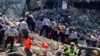 Spasioci u potraži za preživelima u Surfsajdu na Floridi (Foto: Reuters/Florida Task Force 3)
