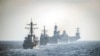 Grupo de barcos de la Marina de EE.UU. navegan por el Mar de la China Meridional el 15 de marzo de 2020.