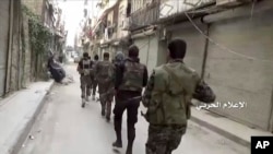 نیروهای دولتی سوریه در بخشی از شهر حلب - ۴ اکتبر ۲۰۱۶
