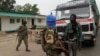 D'anciens rebelles démobilisés bloquent une entrée de Bouaké en Côte d'Ivoire