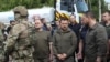 Zelenskyy visita zona inundada en Jersón por rotura de represa