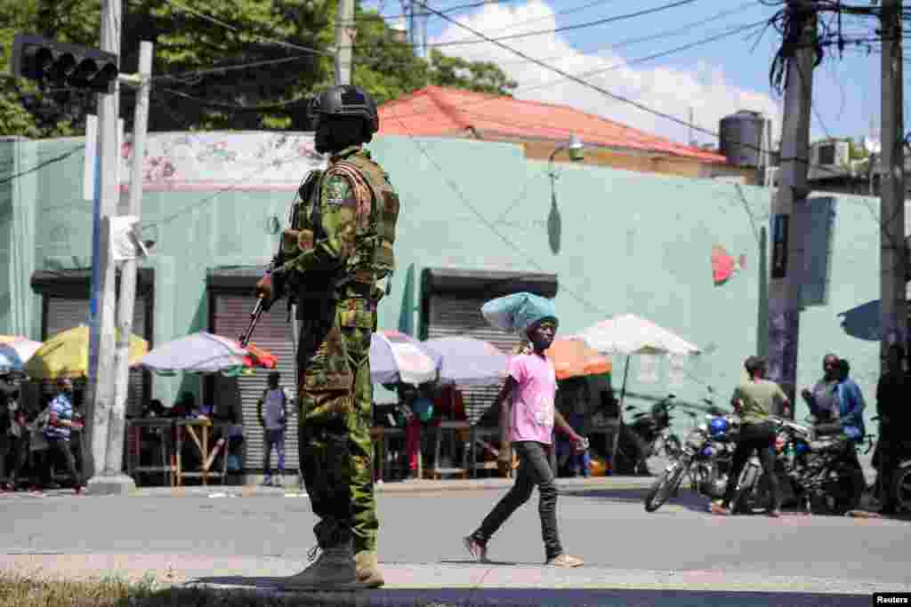 Un comunicado del gobierno dijo que movilizaría fuerzas para rastrear y "aniquilar" a los responsables, incluido el líder de la banda Wharf Jeremie, Monel "Mikano" Felix, a quien acusó de planificar el ataque.