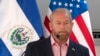 ARCHIVO - El embajador de EEUU en El Salvador, Ronald Johnson, escucha durante una conferencia de prensa conjunta con el presidente de El Salvador, Nayib Bukele, en el Hospital Rosales en San Salvador el 26 de mayo de 2020.