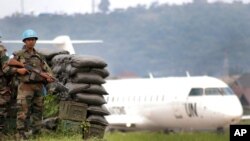 Les caques bleus sont à l'aéroport de Goma, en RDC, le 23 mai 2013.