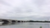 The Memorial Bridge, an iconic link between D.C. and Virginia, overlooks the Lincoln Memorial and Washington monument, Aug. 9, 2016. (E. Sarai/VOA)