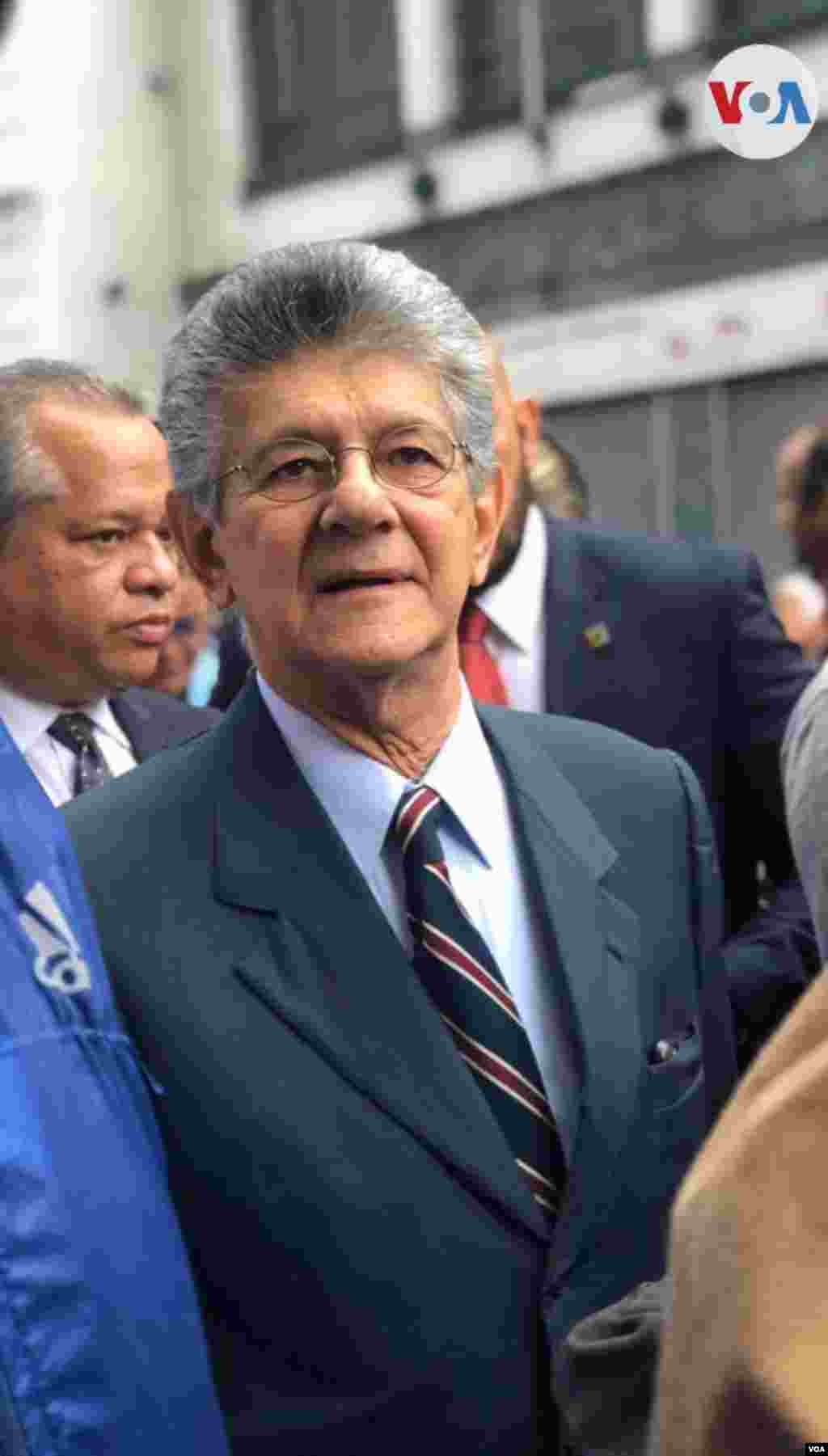 Niegan acceso al diputado de Acción Democrática, Henry Ramos Allup.