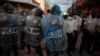 Incendian parte del Congreso durante protesta en Guatemala