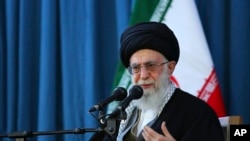 Eron oliy diniy rahnamosi Oyatulla Ali Xomeneiy, Mashhad, 2016-yil mart