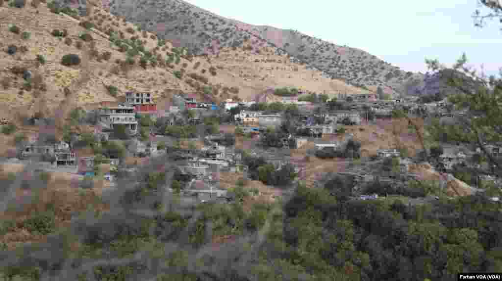 Karên Hunerê Destan Yên Hosta Cîhangîr Hewramî