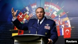 NATO kuchlarining yevropadagi oliy qo'mondoni, AQSh aviatsiya generali Filip Bridlav