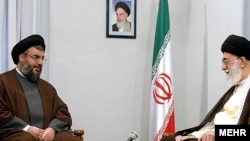 دیدار حسن نصرالله دبیرکل حزب الله لبنان با آیت الله علی خامنه ای رهبر جمهوری اسلامی ایران در تهران - مرداد 1384