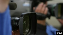 Las reformas incluyen nuevas limitaciones a internet y harán más estricto el control sobre las radios y televisoras.