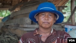 អ្នក​ស្រី​ ផែល ​ហឿ​ន វ័យ​៤៧ឆ្នាំ​​ ជាម្តាយ​ដែល​មាន​កូនប្រុសស្រី​ ៥នាក់ និងមាន​ស្វាមី​ជា​អ្នកធ្វើការសំណង់​ នៅ​ខេត្តសៀមរាប នៅថ្ងៃទី០២ ខែសីហា​ ឆ្នាំ​២០១៩។ (ខាន់ សុគុំមនោ/VOA)
