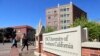 Area University Village di University of Southern California, di Los Angeles. Pasangan California telah setuju untuk mengaku bersalah membayar $250.000 untuk memasukkan putri mereka ke University of Southern California. (Foto: AP/Reed Saxon)