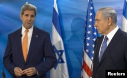 Israeli Prime Minister Benjamin Netanyahu (R) and U.S. Secretary of State John Kerry brief the media before their meeting at Prime Minister's Office in Jerusalem, Nov. 24, 2015.