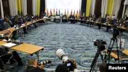 Shugabannin ECOWAS a taronsu a Abuja, Disamba 16, 2015.