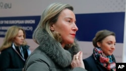 Los europeos buscan "crear confianza y crear las condiciones para que surja un proceso creíble" que conduzca a elecciones.