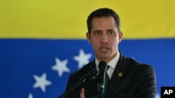 Juan Guaidó, a quien sigue la mayoría opositora en Venezuela, le pidió a los venezolanos en el exterior a enviar sus testimonios a la próxima Conferencia Internacional de Donantes.