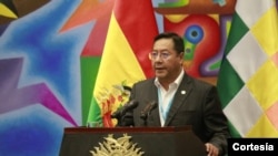 El presidente de Bolivia, Luis Arce, tiene entre otros desafíos el tema de la economía y la pandemia que ha golpeado a su país. [Foto: Cortesía prensa presidencial]