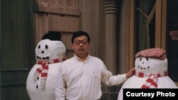 胡铭在美国( 胡铭家人提供)