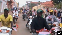 Desfile da JURA, em Malanje