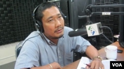 លោក​ ឡុង បញ្ញាវុធ​ មន្ត្រី​ឃ្លាំមើល​ដំណើការ​កាត់ទោស​ខ្មែរក្រហម​នៃ​គម្រោង​ផ្តួចផ្តើម​យុត្តិធម៌​នៅ​កម្ពុជា​