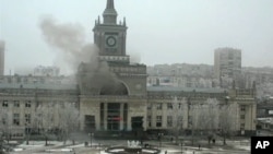 Smoke pours from railway station following terrorists attack, Volograd, Dec. 29, 2013.