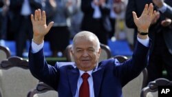 Islom Karimovning prezidentlikda qolishga haqqi yo'q, bu saylov - shou, deydi Salohiddin Usmonov, muxolifatchi, virtual-muqobil nomzodlardan biri 