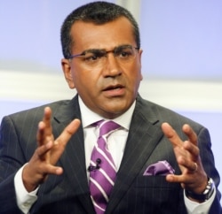 FILE - Martin Bashir, then one of the anchors of the ABC news program 'Nightline', taking part in a panel discussion at the ABC television network Summer press tour for television critics in Beverly Hills, California, July 26, 2007. ​