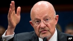 Direktur Intelijen Nasional AS James Clapper bersaksi dalam sidang dengar pendapat mengenai ancaman keamanan dunia di Gedung Capitol, Washington (11/4), (AP/Manuel Balce Ceneta)