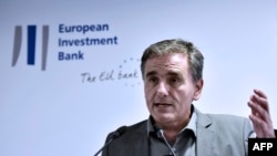 Le ministre grec des Finances, Euclid Tsakalotos, lors de l'inauguration des bureaux de la Banque européenne d'investissement (BEI) à Athènes le 29 septembre 2017.