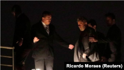 El expresidente brasileño Luiz Inácio Lula da Silva cuando llega a la sede de la Policía Federal, en Curitiba, Brasil, 7 de abril de 2018. REUTERS/Ricardo Moraes TPX IMAGES OF THE DAY - RC124E4305B0