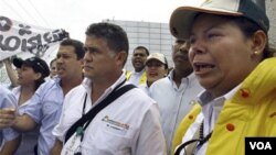 El gobierno de Venezuela llamó a apoyar la politica de expropiaciones impulsada por el mandatario, Hugo Chávez.