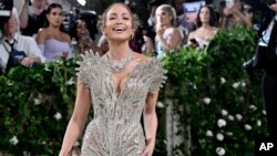 Jennifer Lopez en el MET Gala 2024.