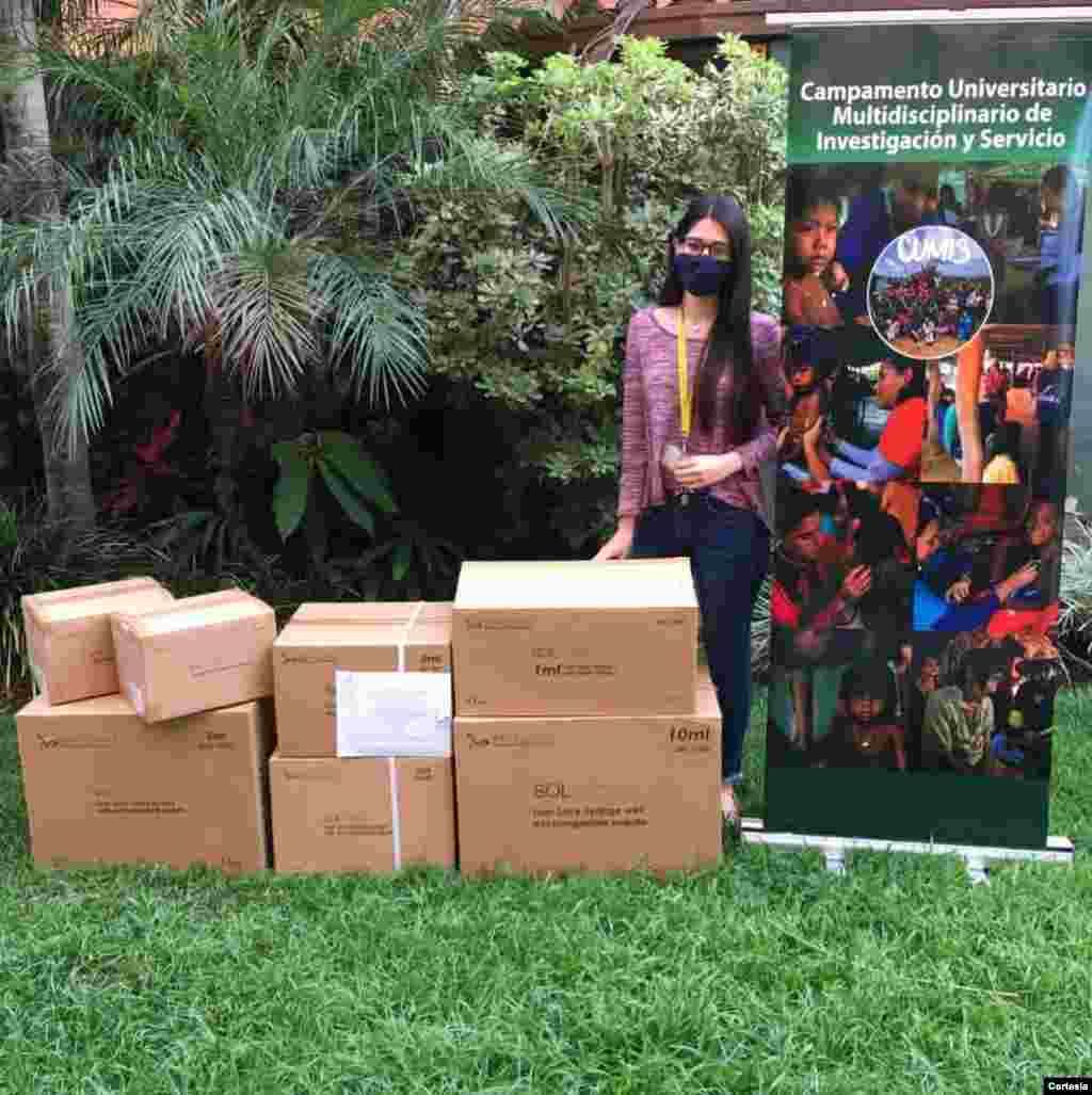 Los coordinadores y voluntarios de Programa de Ayuda Humanitaria para Venezuela provienen de ambos lados del Atl&#225;ntico y est&#225;n en distintas edades y oficios y profesiones. [Foto: Cortes&#237;a PAHV]