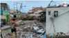 Viviendas de madera en la isla Providencia fueron destruidas por la fuerza del huracán Iota.