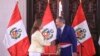 Presidenta de Perú cambia a canciller y tres ministros de su gabinete