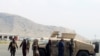 Una patrulla del Talibán en una pista del aeropuerto de Kabul tras la retirada total de Estados Unidos el 30 de agosto de 2021.