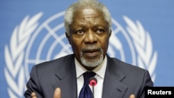 Utusan internasional untuk perdamaian Suriah, Kofi Annan saat memberikan keterangan pers usai pembicaraan tertutup di Jenewa (30/6). 
