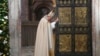 Pope Denounces Resistance to Reform in Christmas Greeting