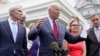 លោក​ Biden ​សរសើរ​ការ​សម្រប​សម្រួល​របស់​គណបក្ស​ទាំង២​អំពី​កិច្ចព្រមព្រៀង​ហេដ្ឋា​រចនា​សម្ព័ន្ធ​
