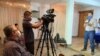 Periodista venezolano de VPI en medio de una rueda de prensa. Caracas, Venezuela, el 16 de marzo de 2020.
