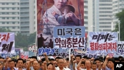지난해 6월 6.25 발발 67주년을 맞아 평양 김일성광장에서 미제반대투쟁의 날 궐기대회가 열렸다.