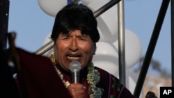 Evo Morales Ayma gobernó Bolivia desde el 22 de enero de 2006 hasta el 10 de noviembre de 2019, fecha en que presentó su dimisión debido a una crisis política.​​​​​​
