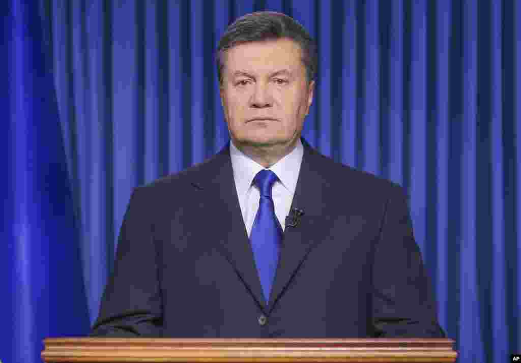Prezident Viktor Yanukovich televideniye orqali murojaatida muxolifatni zo'ravonlikda, xalqni qurol ko'tarishga chorlab haddidan oshganlikda aybladi.
