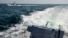 Foto yang dirilis oleh AL Ukraina menunjukkan dua kapal Angkatan Laut Ukraina yang berada di Laut Hitam dekat wilayah Krimea, ketika terjadi insiden dengan AL Rusia hari Minggu (25/11).